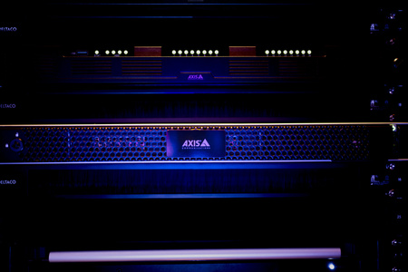 Serwer nagrań AXIS Camera Station S1228 AI-Optimized Server